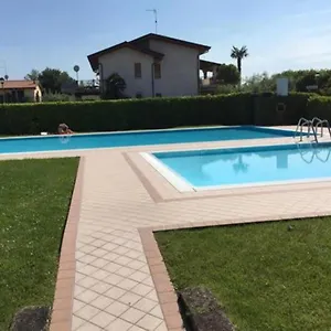 Con Piscina A Apartment