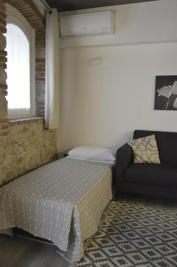 Monolocale Torre Dell'Orologio Apartment Lazise Italy